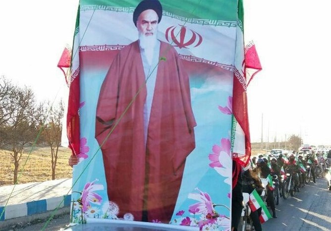 گزارش تصویری از آغاز برنامه های دهه مبارکه فجر در استان و شهرستان ها