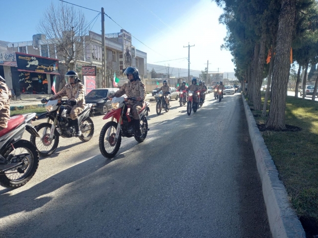گزارش تصویری از آغاز برنامه های دهه مبارکه فجر در استان و شهرستان ها