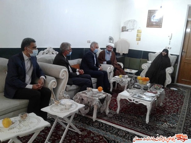 دیدار مسئولان بنیاد شهید استان با مادر گرامی شهید والامقام محمد غریب بلوک- پانزدهم فروردین ۱۴۰۰ دیباج