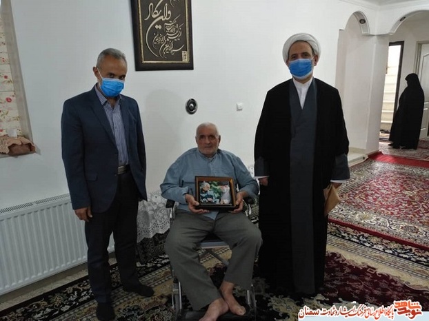 دیدار مسئولان سمنانی با خانواده‌های معزز شهدا- سی‌ام فروردین ماه ۱۴۰۰