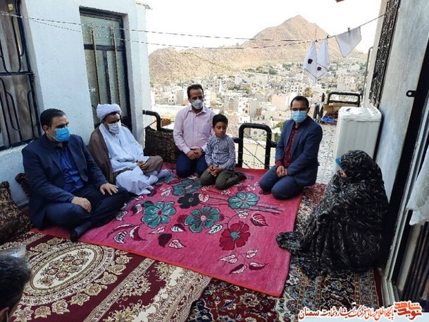 دیدار امام جمعه و رئیس بنیاد شهید مهدیشهر با خانواده معزز شهید مدافع حرم سیدآیتالله حسینی - مهدیشهر هفتم مردادماه ۱۴۰۰