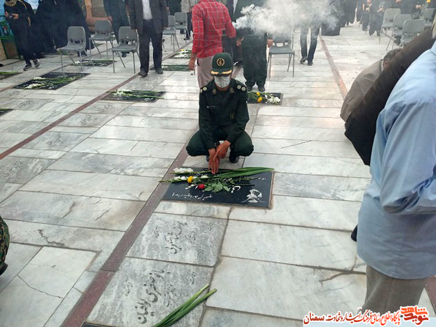 مراسم میهمانی لاله‌ها به مناسبت هفته دفاع مقدس - یکم مهرماه ۱۴۰۰ گلزار شهدای امامزاده اشرف سمنان