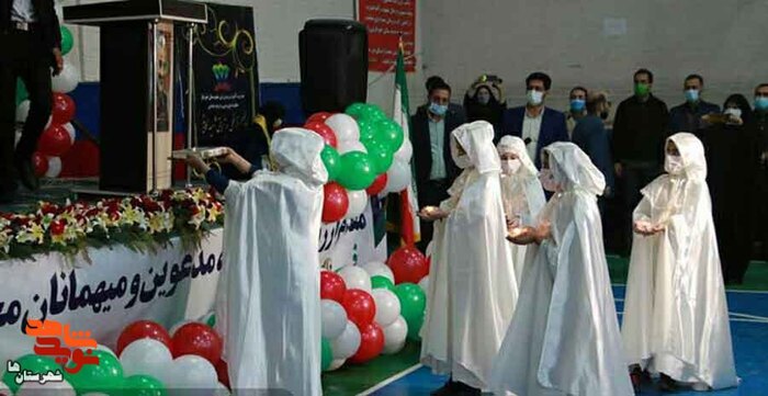 نواختن زنگ انقلاب مدرسه کوثر شهرستان شهریار