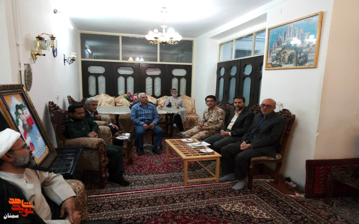 دیدار مسئولان شاهرودی با خانواده معزز شهید والامقام ابوالقاسم صفاری - بیست و ششم اردیبهشت ۱۴۰۱ شهر بسطام