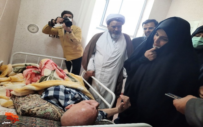 دیدار دکتر نرجس سلیمانی با جانباز گرانقدر حسین جندقی - دوم خرداد ماه ۱۴۰۱ شهرستان مهدیشهر