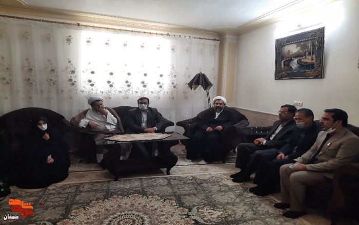 دیدار دکتر نرجس سلیمانی با خانواده معزز شهید والامقام مدافع حرم هادی محمدی - دوم خرداد ماه ۱۴۰۱ شهرستان مهدیشهر