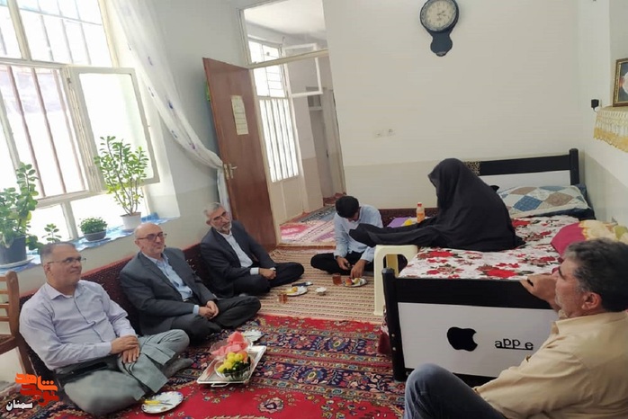 دیدار مسئولان استانی با خانواده معزز جانباز گرانقدر متوفی عباس نوروزی - بیست و پنجم خردادماه ۱۴۰۱ روستای قلعه نو خرقان شاهرود