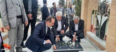 زیارت دوره‌ای گلزارهای شهدا به مناسبت روز بزرگداشت شهید- گلزار شهدای روستای دلازیان شهرستان سمنان