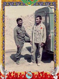 نفر سمت راست شهید علی‌اکبر ابراهیمی